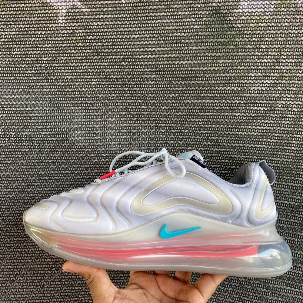 Nike AirMax 720 Pride